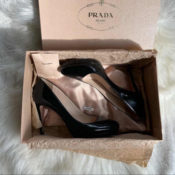 Prada Patent Pumps ✨ - Picture 2 of 15